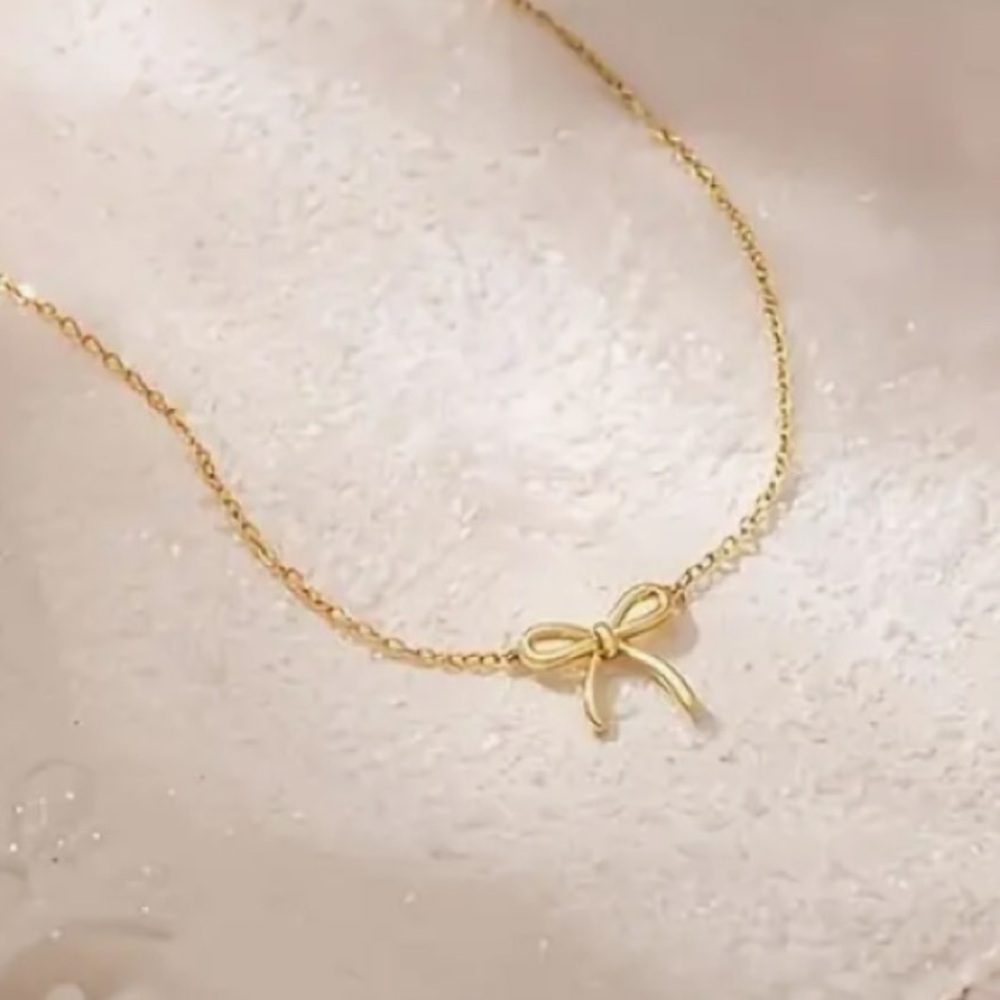Elegant 14K Gold-Plated Bow Necklace for Women